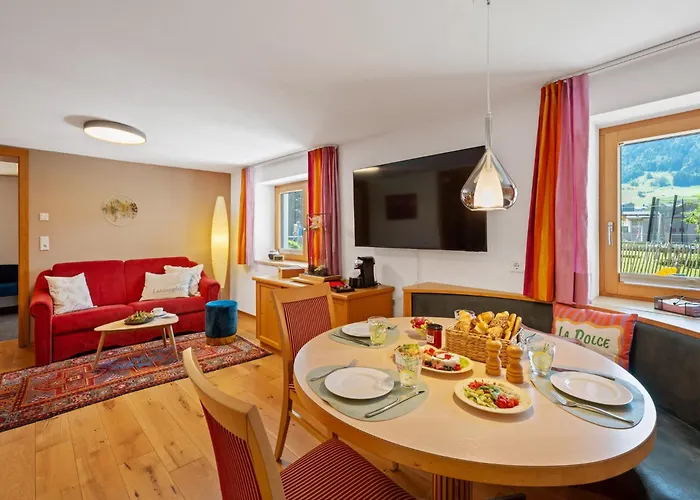 Carolines Appartement Au - Bergblick, Terrasse, Parkplatz, zentraler Punkt zum Ski- und Wandergebiet, Hund willkommen - ideal für Familien und naturverbundene Paare