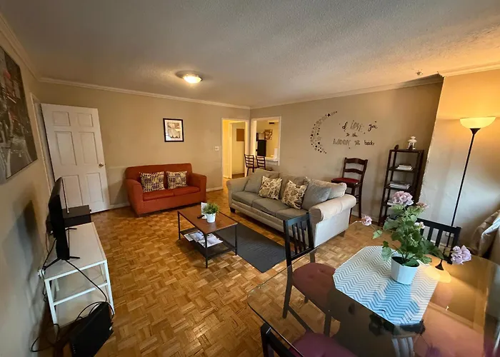 Downtown 1 Bedroom Apt 20L