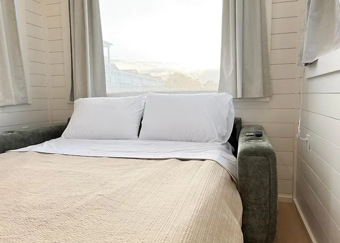 Oceanfront Tiny Retreat, Fall Package With 2 Bikes