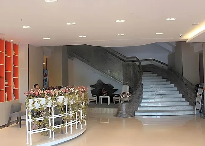 7 Days Premium Panjin Pedestrian Street Passenger Station