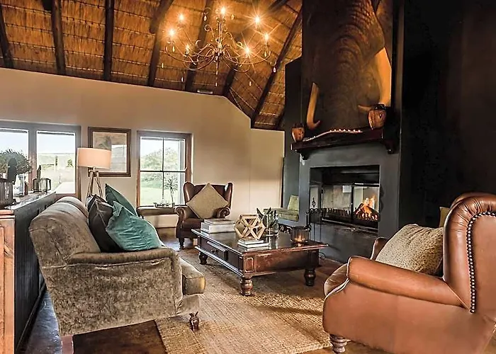 Hlosi Game Lodge