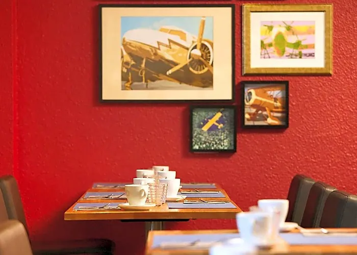 Hotel Kyriad Orly Aeroport