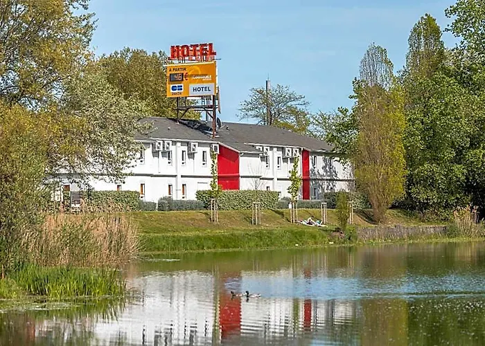 The Originals Access, Hotel Bordeaux Lac
