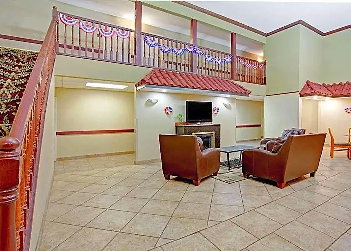 Super 8 By Wyndham Forrest City