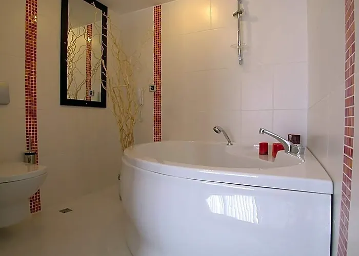 Devamli Hotel