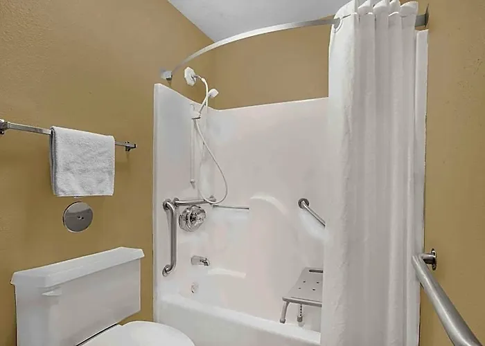 Super 8 By Wyndham East Moline