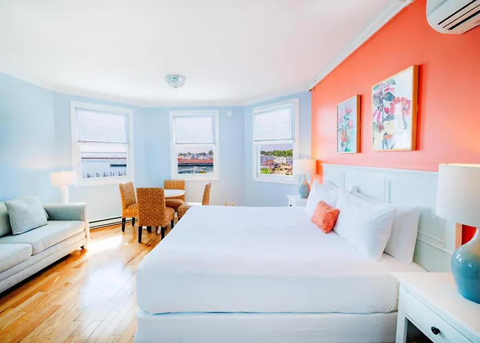 Island House Hotel