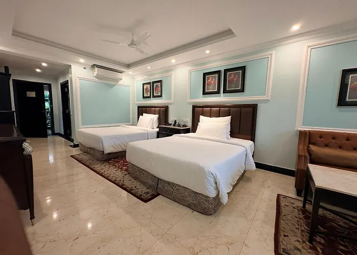 Mayfair Lake Resort