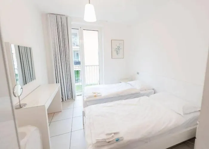 Modern 3 Bedroom Apartment On Lake Maggiore