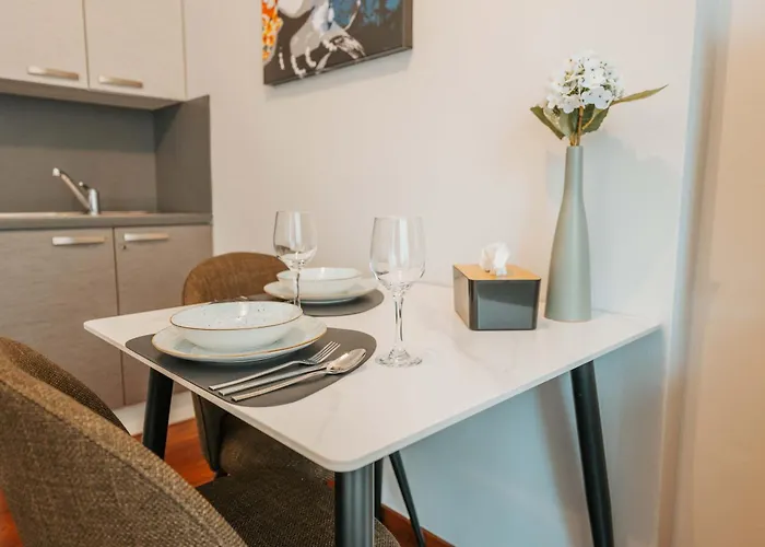 Citybeat Apartments, 400M From The Square