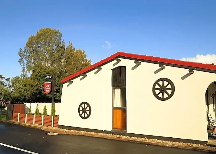 Papakura Motor Lodge And Motel