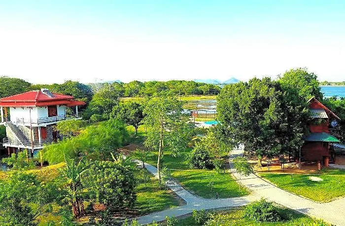 Lake Villa Resort