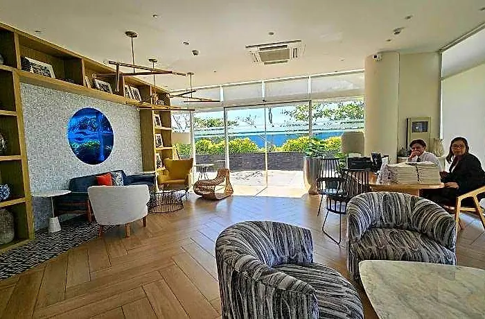 Oyo 1143 The Emgrand Azure North