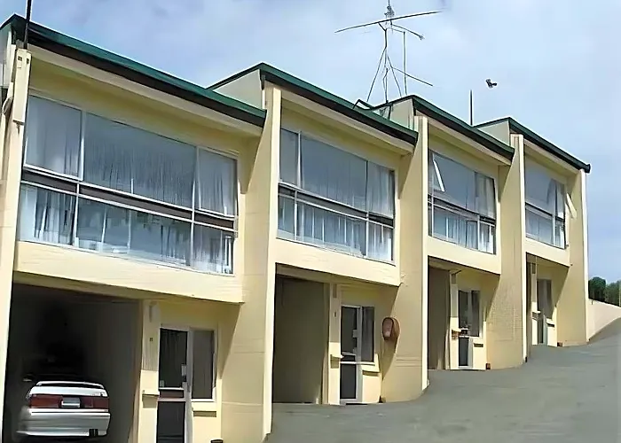 Townhouse Motel