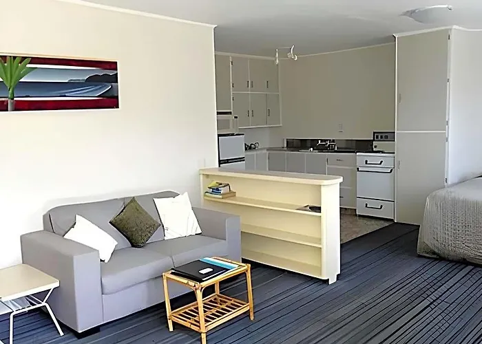 Blue Wave Motel