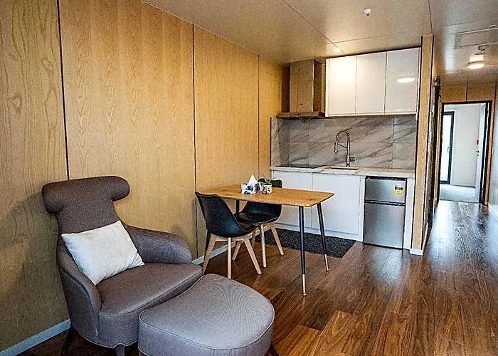 Jillylan Village Apartment
