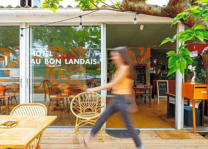 Au Bon Landais Surf Hotel