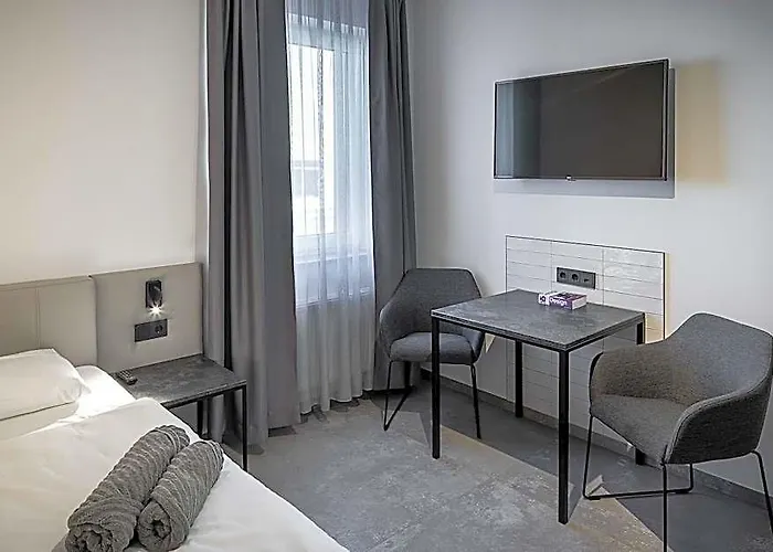 Home & Work Apartments Gmbh & Co. Kg