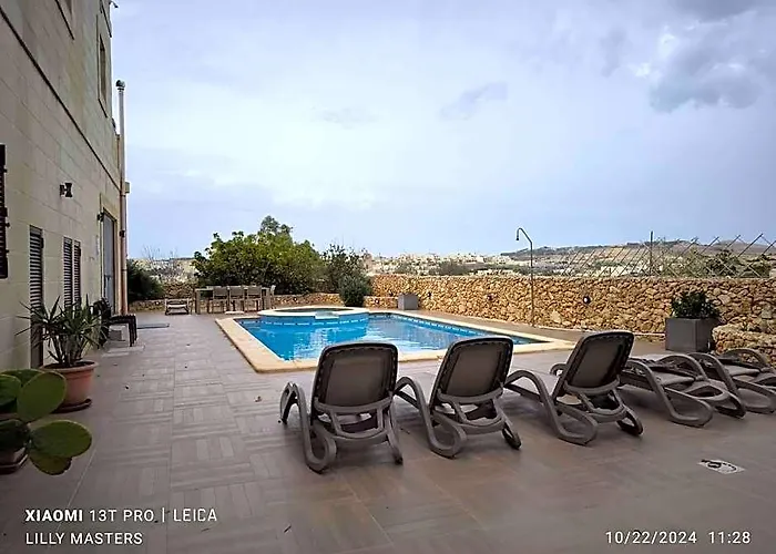Country Views Villa Victoria