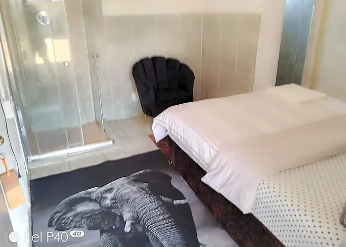 0688429688 Guest House Mafikeng