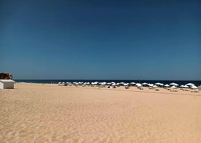 Tranquil Retreat In Sesimbra With Private Entrance And Stunning Views
