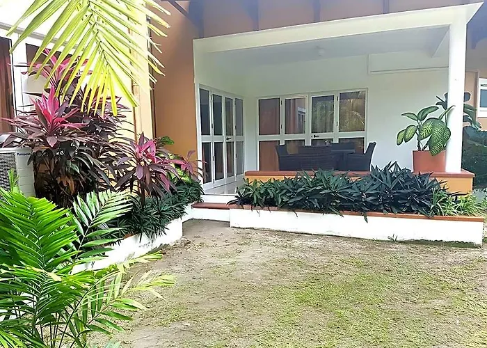 Praslin Paradise