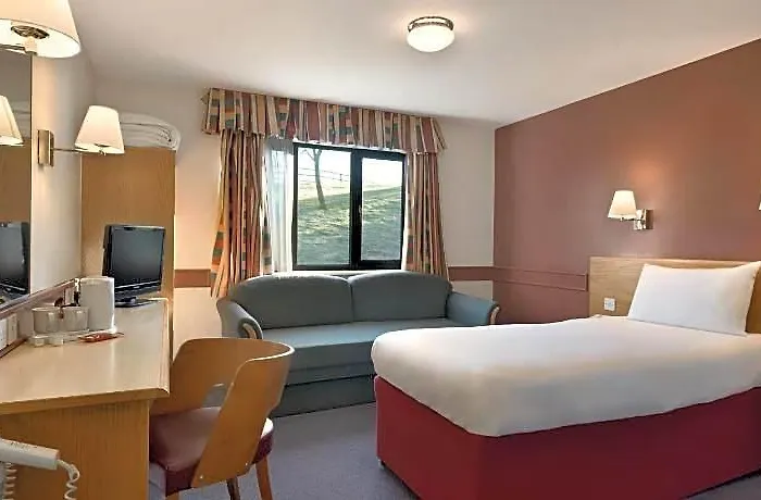 Days Inn By Wyndham Membury M4