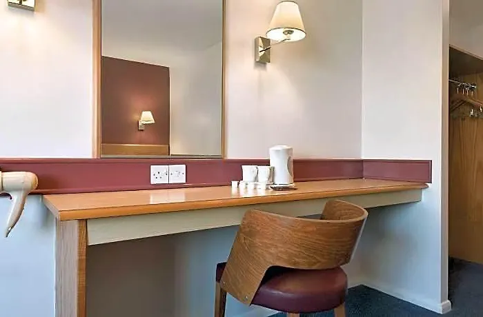 Days Inn By Wyndham Membury M4