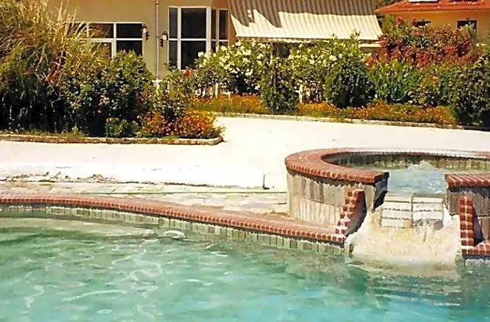 Pashos Hotel