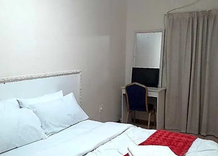 Manzini Palms Inn