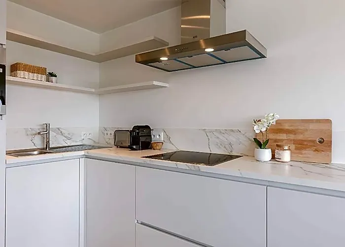 Bright Studio Just Steps From The Beach