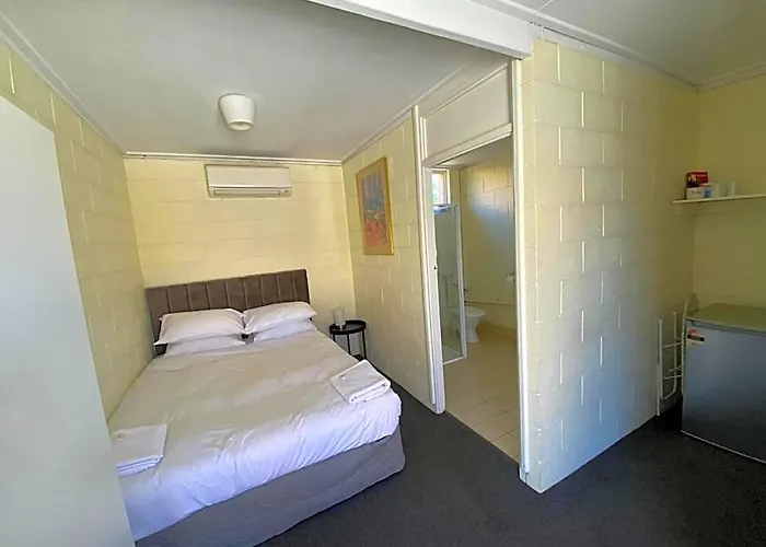 Broken Hill Hotel