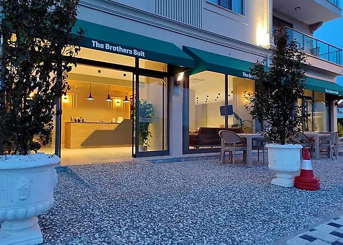 The Brothers Suit Otel