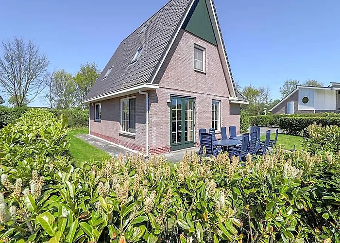 Villa With Whirlpool And Sauna In Makkum