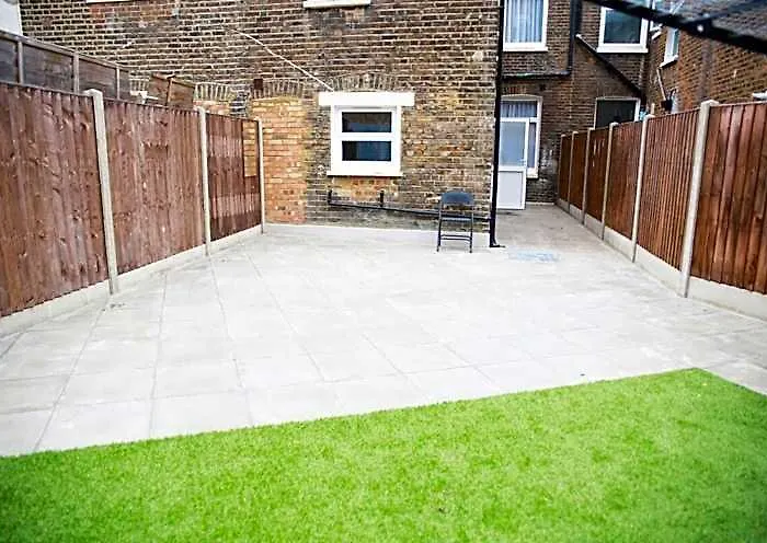 Cricklewood Luxury Ensuite Rooms