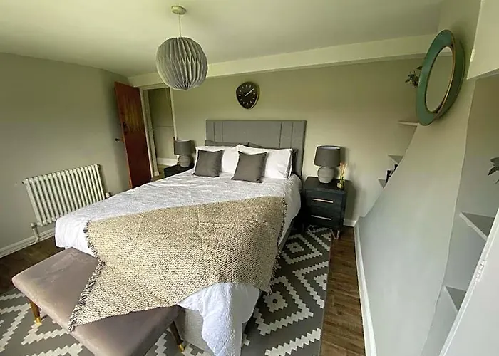 Leos Holiday Cottage