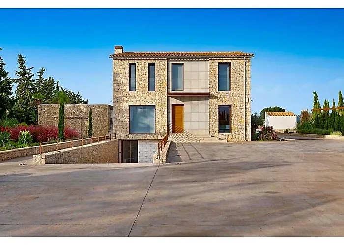 Country House In Mallorca With Pool And Bbq