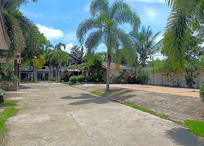 Baywalk Garden Pension House