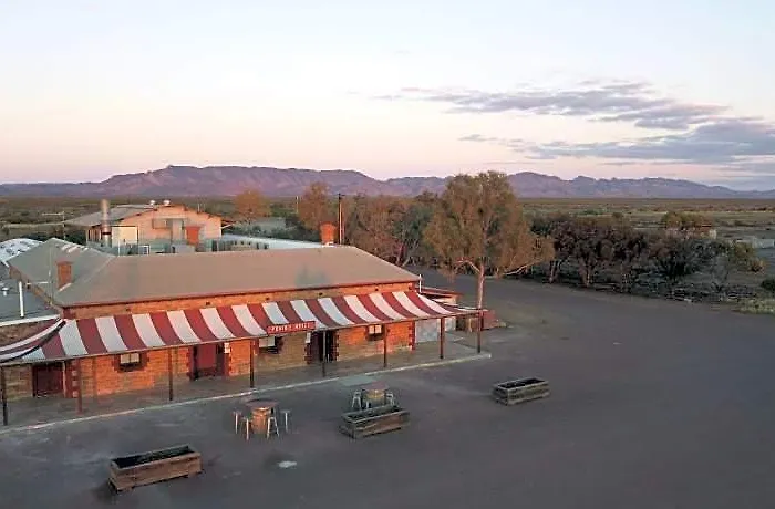 Prairie Hotel & Outback Lodge