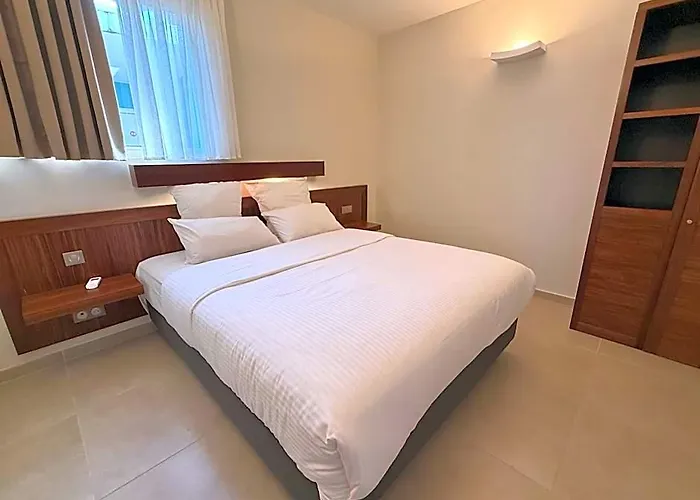 Courbaril Hotel