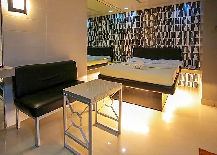 One Serenata Hotel Bacoor