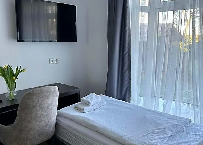 M & M Hotel
