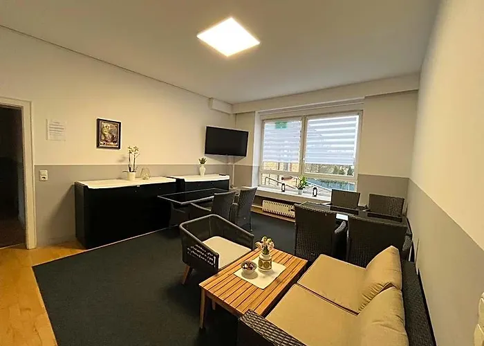Doppelzimmer-Bad-Kuehlschrank-Parkplatz-10