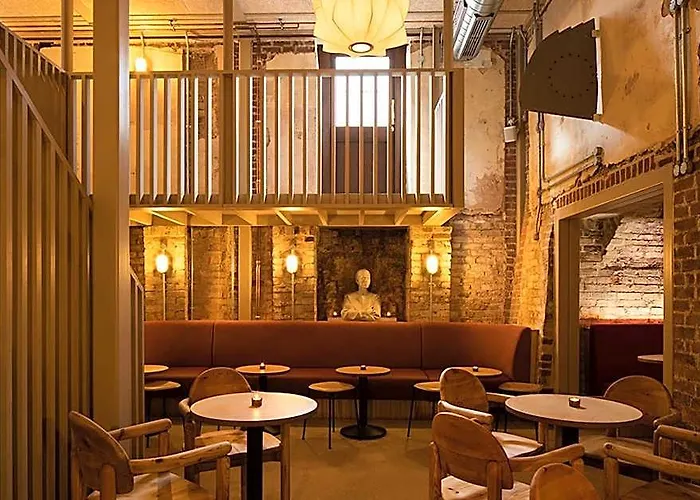 Fort Road Hotel
