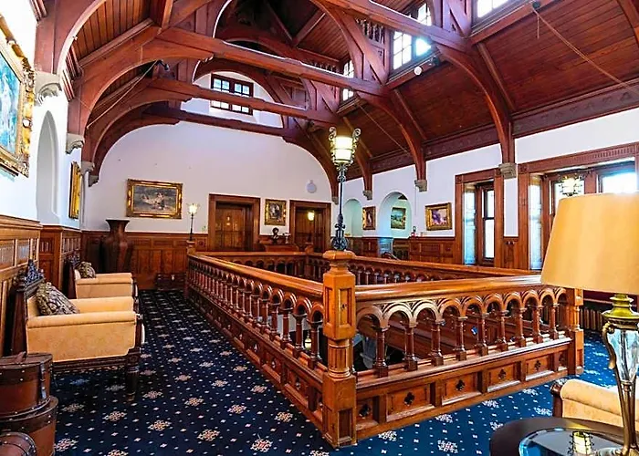 Bron Eifion Hotel