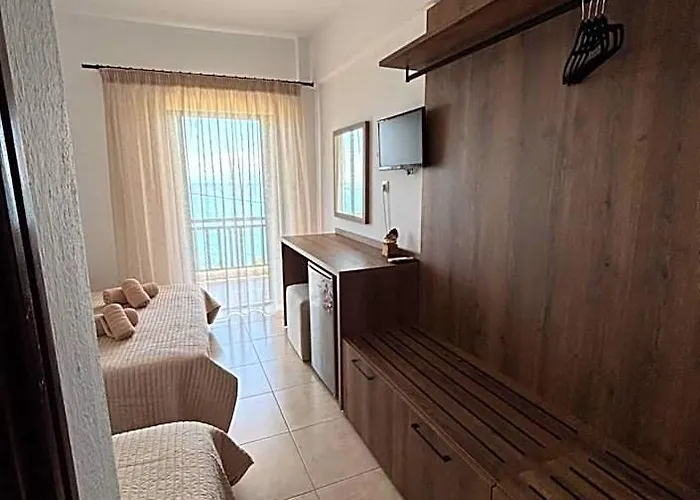 Hotel Avra