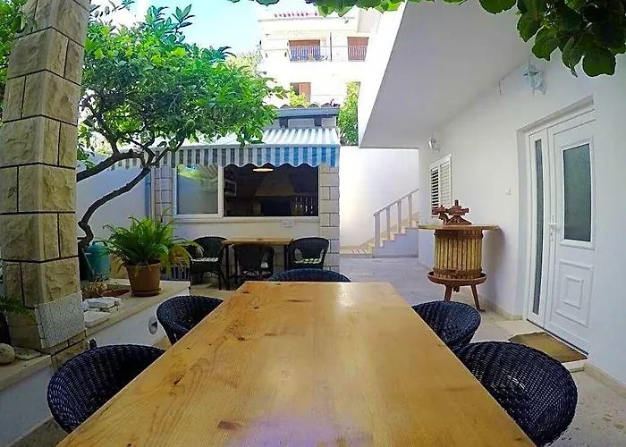 Vila Lacman