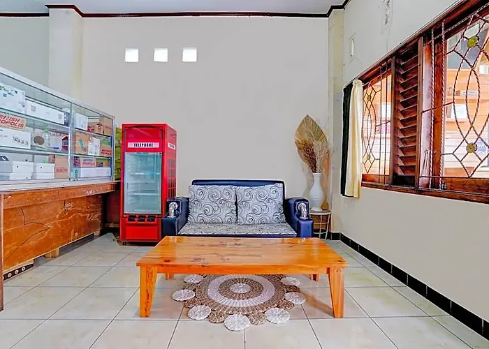 Oyo 113676 Wisma Al-Fahmi Syariah