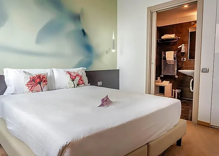 For You Hotel