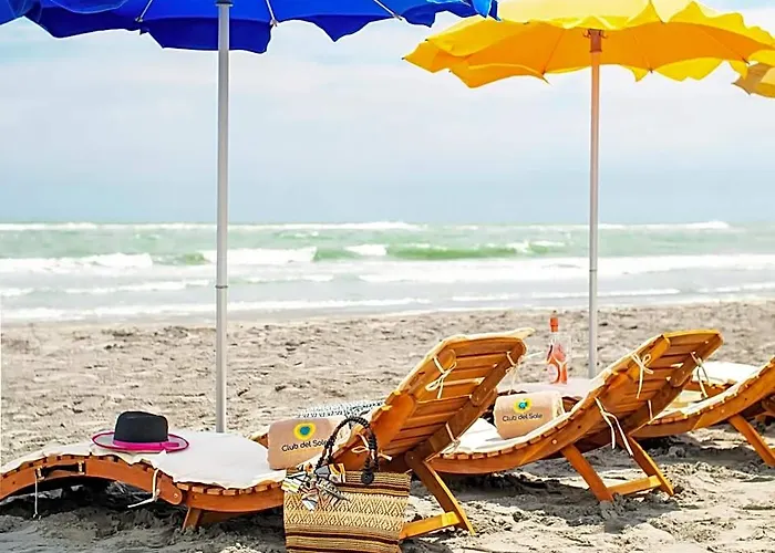 Pini Beach Village
